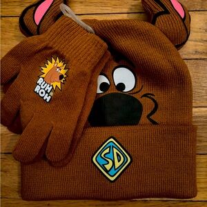 BNWT SCOOBY DOO TOQUE AND MITTENS!!